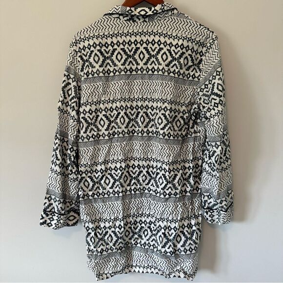 Victoria's Secret Size L Black and White Aztec Print Long Sleeve Pajama Dress - Picture 3 of 4